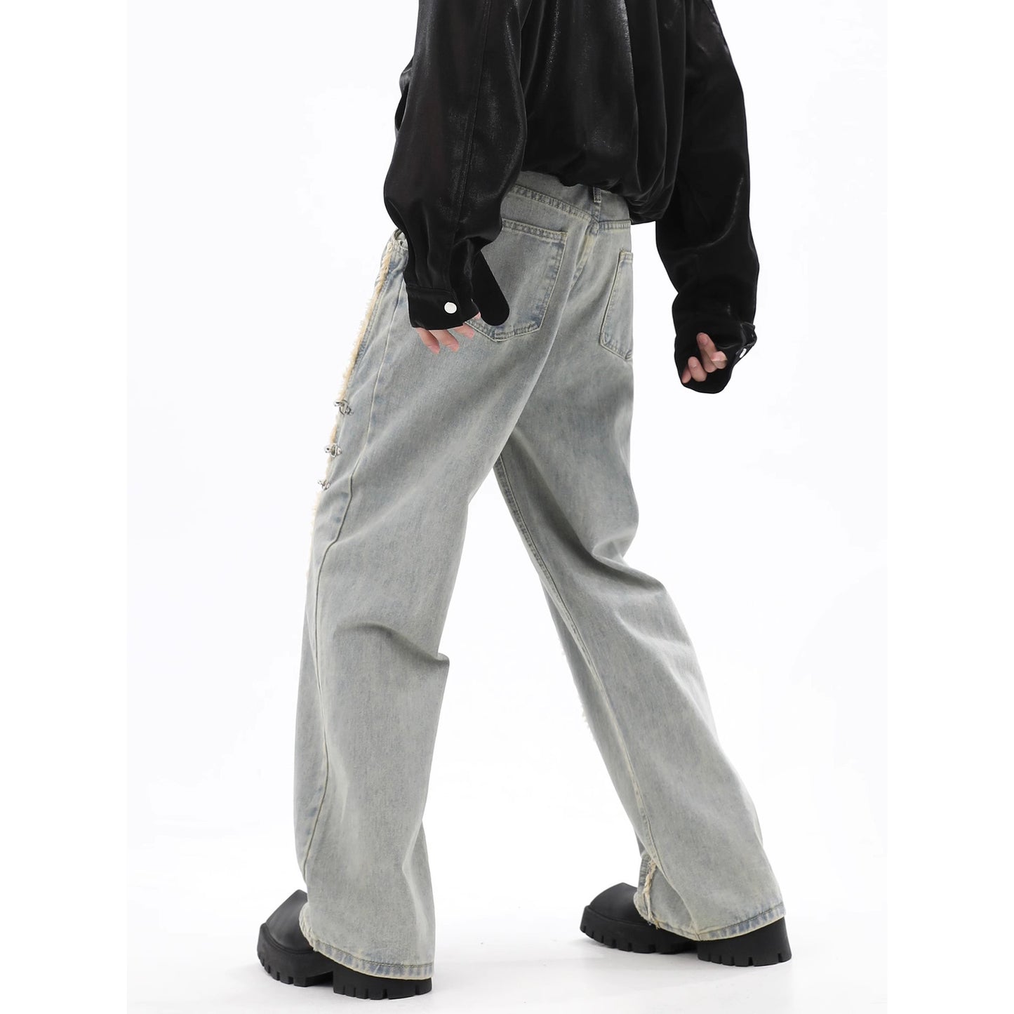 RetroBuckle Raw Hem MenJeans